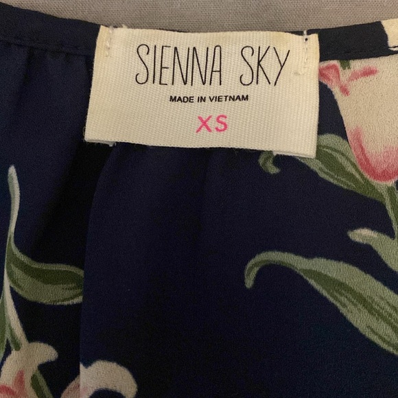 Sienna Sky Short sleeve faux wrap top - Picture 3 of 4